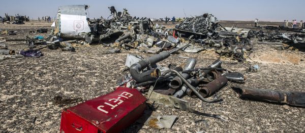 Debris belonging to the A321 Russian airliner are seen at the site of the crash in Wadi el-Zolmat, a mountainous area in Egypt's Sinai Peninsula on November 1, 2015 Debris belonging to the A321 Russian airliner are seen at the site of the crash in Wadi el-Zolmat, a mountainous area in Egypt's Sinai Peninsula on November 1, 2015 - Sputnik International