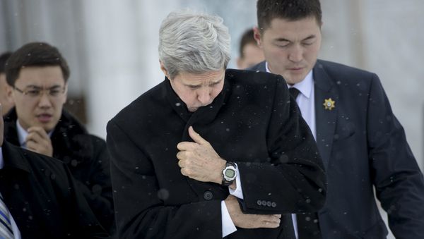 U.S. Secretary of State John Kerry leaves after touring the Hazrat Sultan Mosque in Astana, November 2, 2015 U.S. Secretary of State John Kerry leaves after touring the Hazrat Sultan Mosque in Astana, November 2, 2015 - Sputnik International
