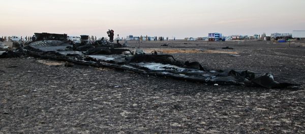 Search operations at Airbus A321 crash site in Egypt Search operations at Airbus A321 crash site in Egypt - Sputnik International