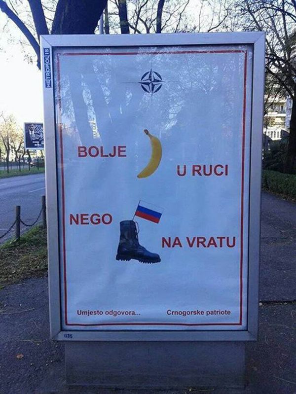 “Better a banana in the hand than Russian boot on the neck” - Sputnik International