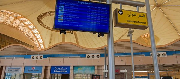 A signboard list scheduled flights departing from Sharm el-Sheikh Airport - Sputnik International