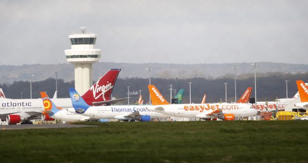 Airplanes stand idle at London's Gatwick Airport, England Airplanes stand idle at London's Gatwick Airport, England - Sputnik International
