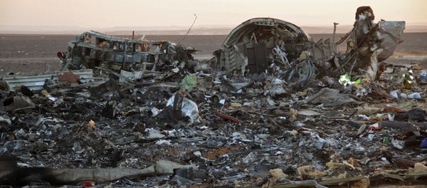Fragments of a Kogalymavia Airbus A321 passenger airliner / Flight 9268 that crashed en route from Sharm El Sheikh to St. Petersburg in Egypt's North Sinai Governorate - Sputnik International