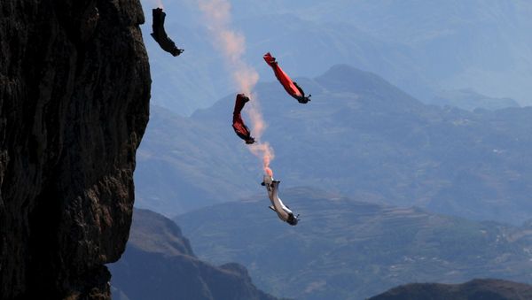 Wingsuit flyers - Sputnik International