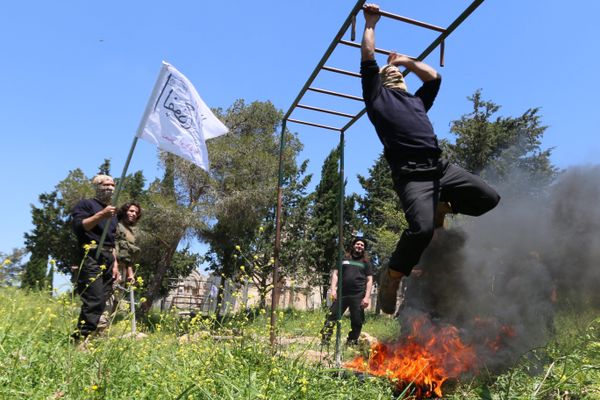 Rebel fighters from the First Battalion under the Free Syrian Army take part in a military training on May 4, 2015, in the rebel-held countryside of the northern city of Aleppo Rebel fighters from the First Battalion under the Free Syrian Army take part in a military training on May 4, 2015, in the rebel-held countryside of the northern city of Aleppo - Sputnik International