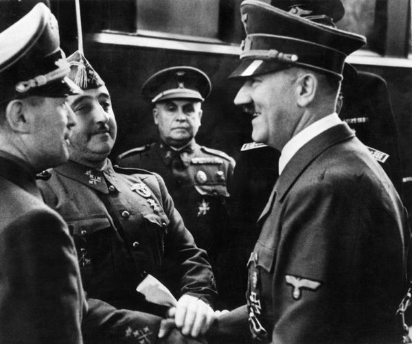 Civil War Breaks Out on Social Media as Spanish Dictator Franco Exhumed From Valley of the Fallen - Sputnik International