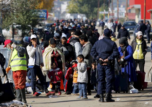 Migrants wait to enter a registration camp in Presevo, Serbia October 25, 2015 Migrants wait to enter a registration camp in Presevo, Serbia October 25, 2015 - Sputnik International