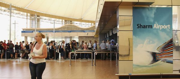 Tourists wait in the departure hall to be evacuated from Sharm el-Sheikh airport, south Sinai, Egypt, Friday, Nov. 6, 2015 Tourists wait in the departure hall to be evacuated from Sharm el-Sheikh airport, south Sinai, Egypt, Friday, Nov. 6, 2015 - Sputnik International