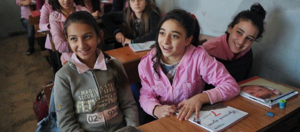 Girls at a school in Latakia studying the Russian language. - Sputnik International