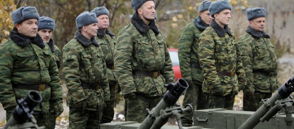 Donetsk units have delivered nine 82mm-caliber mortars to the site of their further storage in the neighborhood of Illovaisk. Under the Minsk accords, the Donetsk People's Republic has accomplished its under-100mm-caliber artillery withdrawal from the contact line - Sputnik International