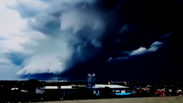Amazing Shelf Cloud Roll Over Sydney's Bondi Beach - Sputnik International