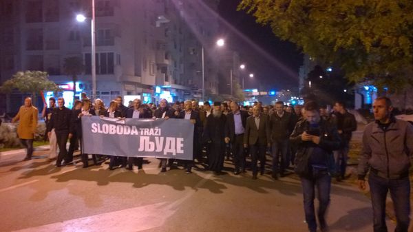 Opposition leaders walked in the front with a banner reading “Freedom Calling Me” in Montenegro Opposition leaders walked in the front with a banner reading “Freedom Calling Me” in Montenegro - Sputnik International