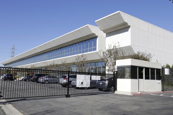 This Friday, Nov. 6, 2015 photo shows the Faraday Future building in Gardena, California. Faraday Future has been hunting for a place to build what it says will be a $1 billion manufacturing plant for a new line of cars. Four states are contenders and the company says to expect an announcement within weeks This Friday, Nov. 6, 2015 photo shows the Faraday Future building in Gardena, California. Faraday Future has been hunting for a place to build what it says will be a $1 billion manufacturing plant for a new line of cars. Four states are contenders and the company says to expect an announcement within weeks - Sputnik International