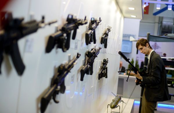 Kalashnikov mount displayed at the Russian Defense Ministry's Innovation Day 2015 exhibition, on the premises of the congress and exhibition center of the Russian armed forces in Kubinka, Moscow Region. - Sputnik International