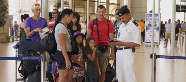 British tourists have their documents checked by Egyptian police as they prepare to be evacuated from Sharm el-Sheikh airport, south Sinai, Egypt, Friday, Nov. 6, 2015 British tourists have their documents checked by Egyptian police as they prepare to be evacuated from Sharm el-Sheikh airport, south Sinai, Egypt, Friday, Nov. 6, 2015 - Sputnik International