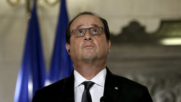 French President Francois Hollande looks on during a joint news conference with Greek Prime Minister Alexis Tsipras (not pictured) in Maximos Mansion in Athens, Greece, October 23, 2015. - Sputnik International