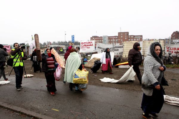 EU migrants are evicted by police from a camp in Malmoe, Sweden, November 3, 2015. EU migrants are evicted by police from a camp in Malmoe, Sweden, November 3, 2015. - Sputnik International
