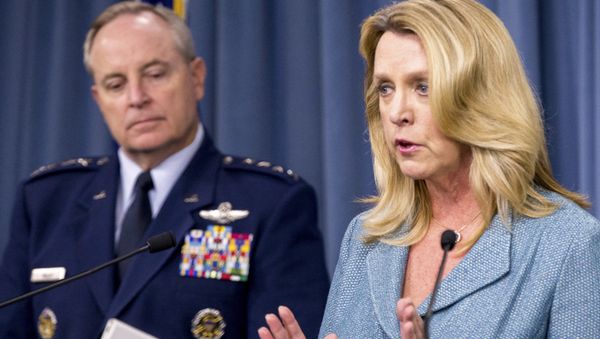 Air Force Secretary Deborah Lee James, accompanied by and Air Force Chief of Staff Gen. Mark Welsh III - Sputnik International