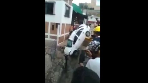 Epic car recovery fail. - Sputnik International