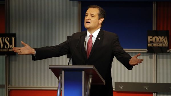 Ted Cruz speaks during the Republican presidential debate. - Sputnik International