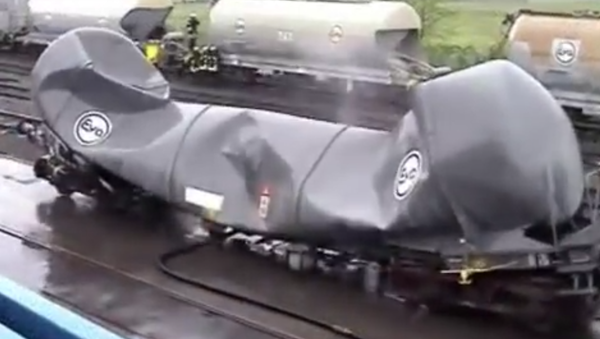 Railroad Tanker Implodes - Sputnik International