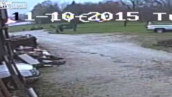 Surveillance Video Of Akron Plane Crash - Sputnik International