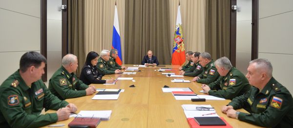President Putin chairs meeting on Russian armed forces development President Putin chairs meeting on Russian armed forces development - Sputnik International