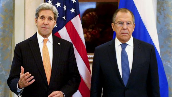 Russia's Foreign Minister Sergei Lavrov (R) and U.S. Secretary of State John Kerry address the media before a meeting in Vienna, Austria, November 14, 2015 Russia's Foreign Minister Sergei Lavrov (R) and U.S. Secretary of State John Kerry address the media before a meeting in Vienna, Austria, November 14, 2015 - Sputnik International