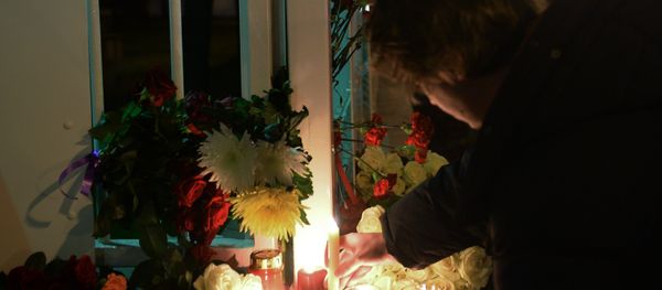 Flowers at French embassy in Moscow - Sputnik International