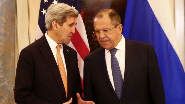 Russia's Foreign Minister Sergei Lavrov (R) and US Secretary of State John Kerry talk before a conference on the Syria conflict in Vienna, Austria, on November 14, 2015 Russia's Foreign Minister Sergei Lavrov (R) and US Secretary of State John Kerry talk before a conference on the Syria conflict in Vienna, Austria, on November 14, 2015 - Sputnik International