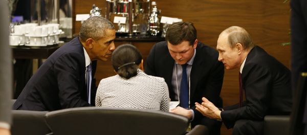 U.S. President Barack Obama, left, speaks with Russian President Vladimir Putin, right prior to the opening session of the G-20 summit in Antalya, Turkey, Sunday, Nov. 15 2015 U.S. President Barack Obama, left, speaks with Russian President Vladimir Putin, right prior to the opening session of the G-20 summit in Antalya, Turkey, Sunday, Nov. 15 2015 - Sputnik International