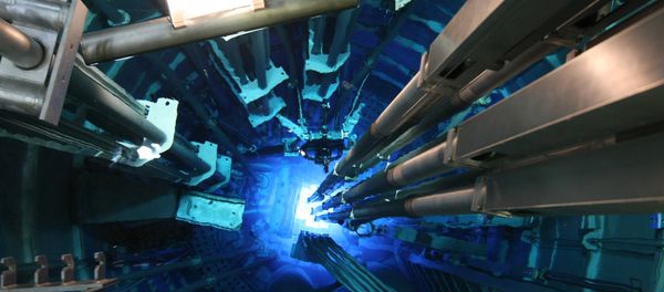 This picture show an intallation of nuclear research reactor at an operation hall of the National Nuclear Energy Agency (BATAN) complex in Serpong on April 23, 2013 - Sputnik International