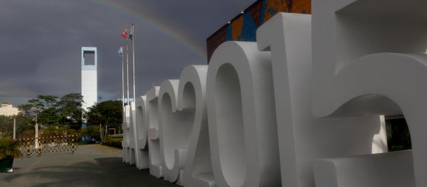 A rainbow appears outside the International Media Center in Manila, Philippines Sunday Nov. 15, 2015 - Sputnik International