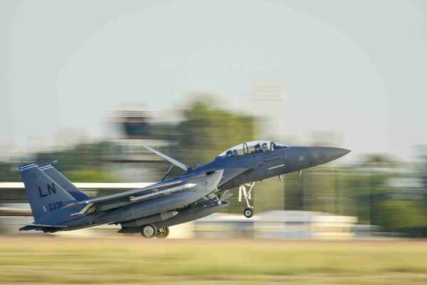 U.S. Air Force F-15E Strike Eagle from the 48th Fighter Wing lands at Incirlik Air Base, Turkey, November 12, 2015 U.S. Air Force F-15E Strike Eagle from the 48th Fighter Wing lands at Incirlik Air Base, Turkey, November 12, 2015 - Sputnik International
