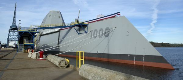 The Navy's stealthy Zumwalt destroyer is seen at Bath Iron Works, Thursday, Oct. 31, 2013, in Bath, Maine. It's the largest destroyer ever built for the Navy The Navy's stealthy Zumwalt destroyer is seen at Bath Iron Works, Thursday, Oct. 31, 2013, in Bath, Maine. It's the largest destroyer ever built for the Navy - Sputnik International