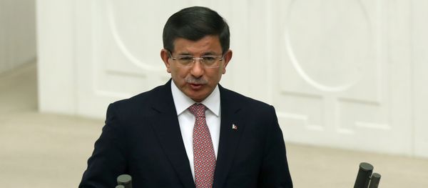 Turkey's Prime Minister Ahmet Davutoglu takes his oath at the Turkey's Parliament that kicks off new term following the Nov. 1 elections, in Ankara, Turkey, Tuesday, Nov. 17, 2015 Turkey's Prime Minister Ahmet Davutoglu takes his oath at the Turkey's Parliament that kicks off new term following the Nov. 1 elections, in Ankara, Turkey, Tuesday, Nov. 17, 2015 - Sputnik International