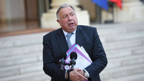 President of the French Senate Gerard Larcher delivers a speech after a meeting on November 15, 2015 at the Elysee Presidential Palace in Paris - Sputnik International