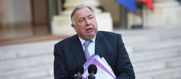 President of the French Senate Gerard Larcher delivers a speech after a meeting on November 15, 2015 at the Elysee Presidential Palace in Paris - Sputnik International