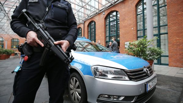 Police guard outside the Netherland's team hotel ahead of the friendly soccer match between Germany and the Netherlands in Hannover, Germany, Tuesday Nov. 17, 2015 (File photo). - Sputnik International