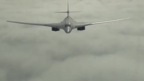 A Russian Tupolev 160 long-range bomber during a mission to launch an air strike on the Islamic State infrastructure in Syria - Sputnik International