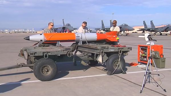 Nuclear Bomb B61 Mod 12 seen on an airfield. File photo. Screenshot of YouTube video. - Sputnik International