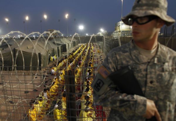 Ex-Prison Guard Reveals US Detention Camp Spawned Senior ISIL Leaders - Sputnik International