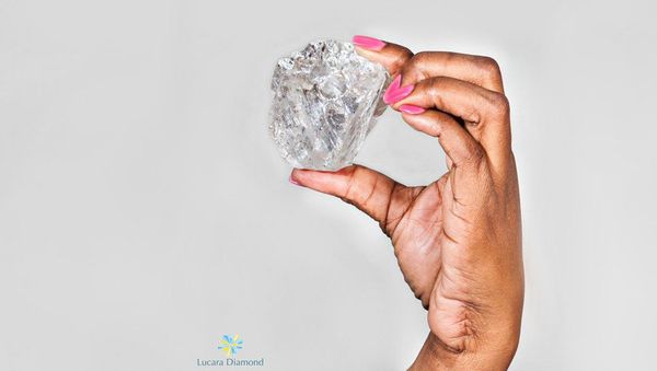 The world's second largest diamond that has been discovered in the Karowe mine in Africa. The world's second largest diamond that has been discovered in the Karowe mine in Africa. - Sputnik International