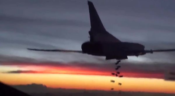 Cruise missiles hit ISIS targets in Syria - Sputnik International
