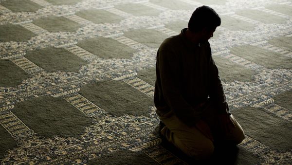 Syrian refugee prays at the Muslim Association of Lehigh Valley in Whitehall, Pa - Sputnik International