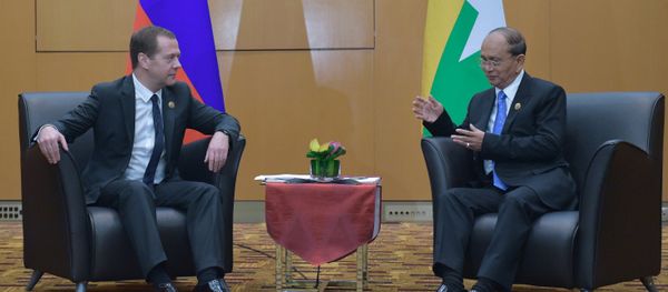 Russian Prime Minister Dmitry Medvedev takes part in the 10th East Asia Summit in Malaysia Russian Prime Minister Dmitry Medvedev takes part in the 10th East Asia Summit in Malaysia - Sputnik International
