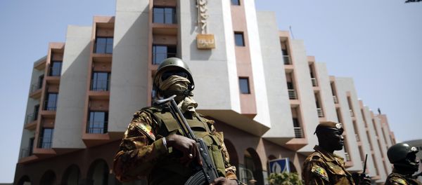 Tight security surrounds Malian President Ibrahim Boubacar Keita as he visits the Radisson Blu hotel in Bamako, Mali, Saturday, Nov. 21, 2015 Tight security surrounds Malian President Ibrahim Boubacar Keita as he visits the Radisson Blu hotel in Bamako, Mali, Saturday, Nov. 21, 2015 - Sputnik International