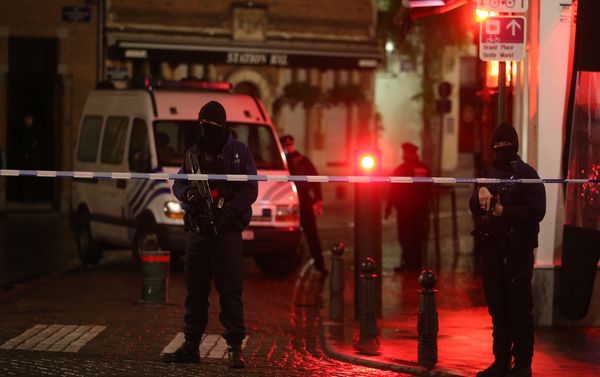 Belgian police officers secure an area in Brussels on November 22, 2015. Brussels will remain at the highest possible alert level with schools and metros closed over a serious and imminent security threat in the wake of the Paris attacks, the Belgian prime minister said. Belgian police officers secure an area in Brussels on November 22, 2015. Brussels will remain at the highest possible alert level with schools and metros closed over a serious and imminent security threat in the wake of the Paris attacks, the Belgian prime minister said. - Sputnik International