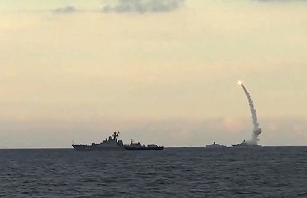Shock and Awe: Deadly Weapons Unleashed by Russia Against ISIL in Syria - Sputnik International