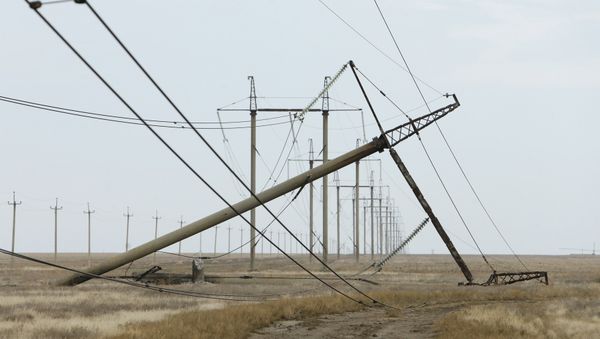 A view shows a damaged electrical pylon near the village of Chonhar in Kherson region, Ukraine, November 23, 2015 - Sputnik International
